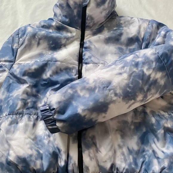 white and blue Wild Fable watercolor cloud puffer coat - Picture 8 of 8